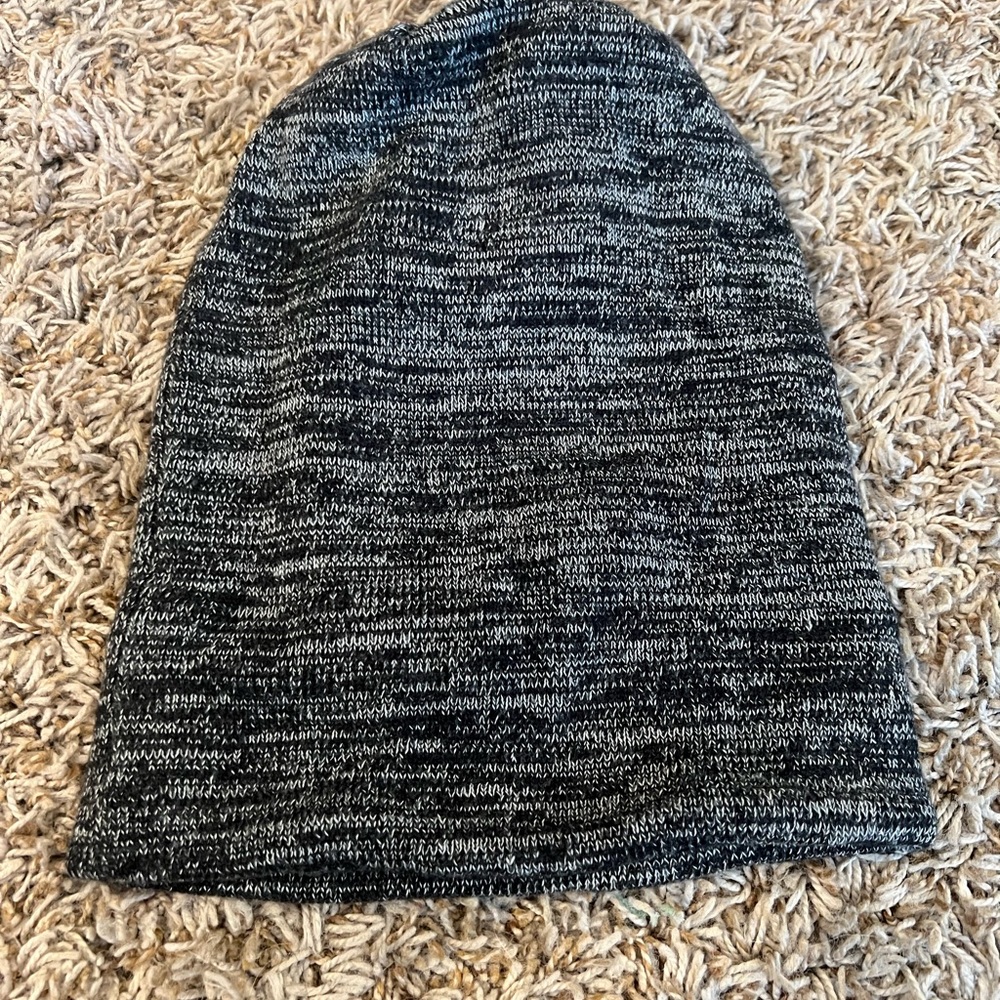 Black heather beanie
